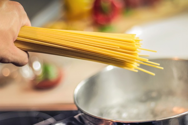 spaghetti alla carbonara butta la pasta